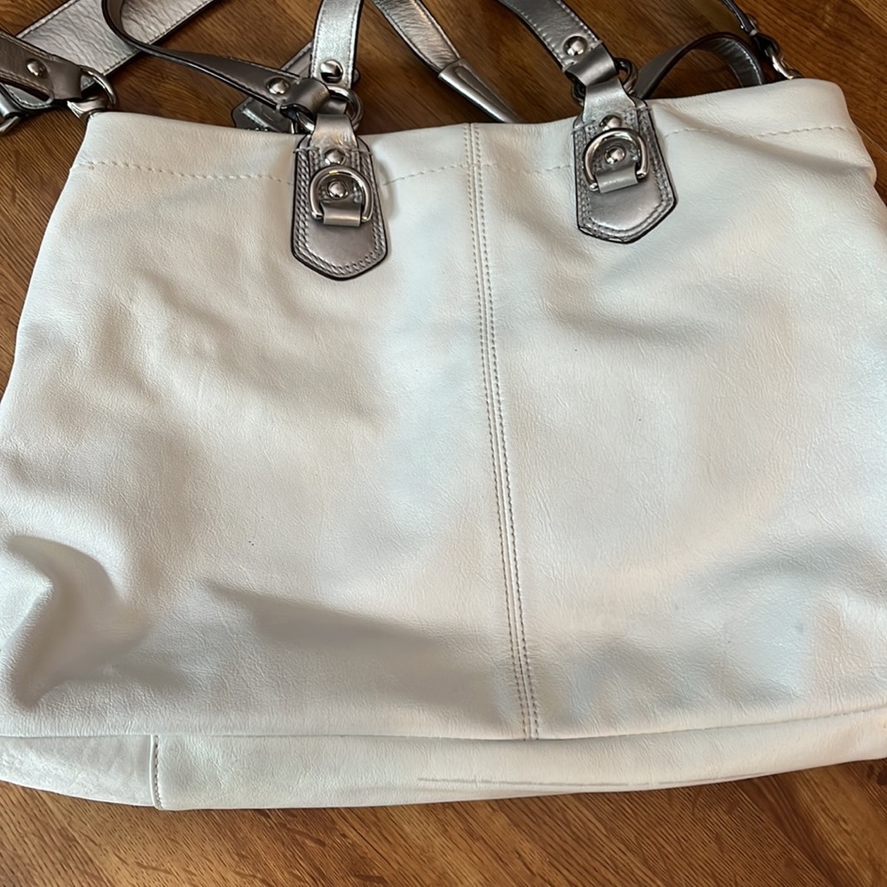 Coach white with silver accent leather shoulder bag, large - Picture 5 of 14